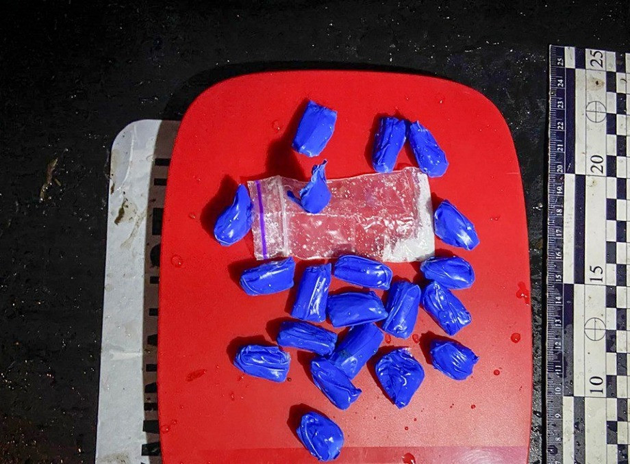 Поліцейські затримали 24-річну наркодилерку з 19 грамами психотропної речовини в Сумах