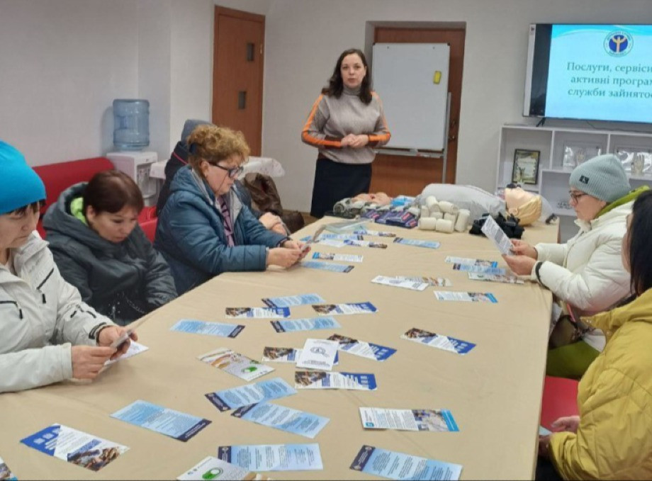 У Сумах переселенцям розповіли про навчання, працевлаштування та правову допомогу