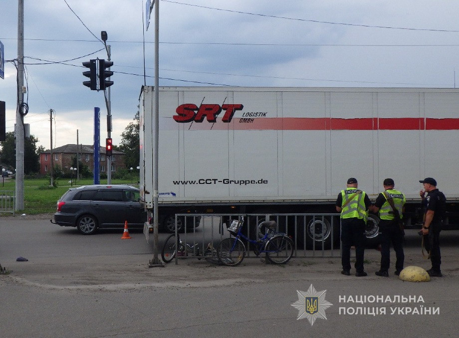 У Конотопі вантажівка збила велосипедиста: чоловік загинув на місці