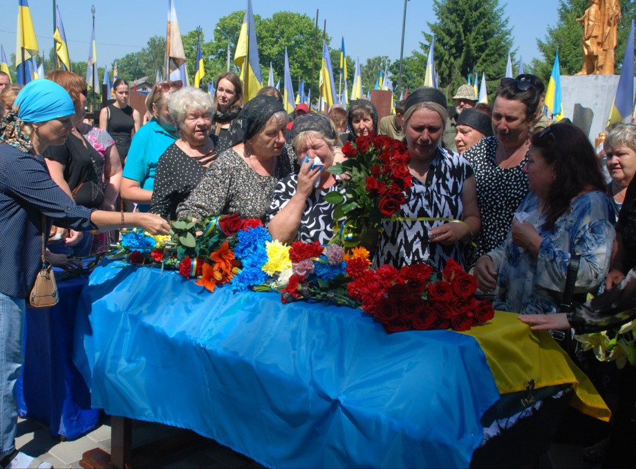 Шостка попрощалася із Захисником Денисом Іващенком
