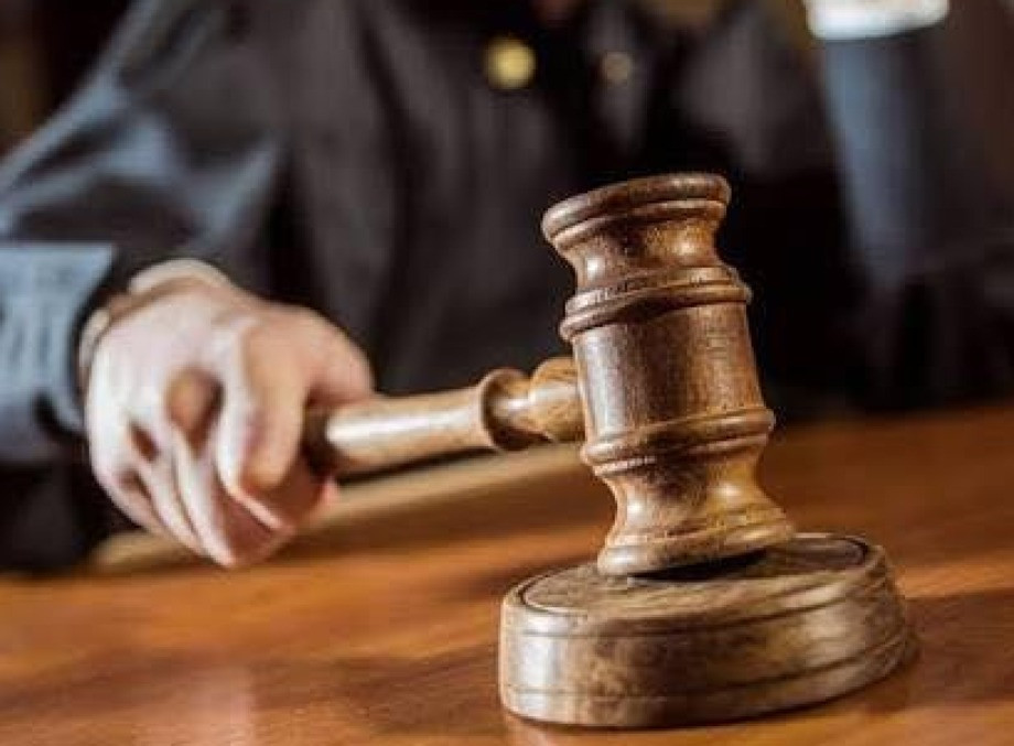 На Шосткинщині грабіжника-рецидивіста засудили до 7 років ув'язнення за викрадення навушників