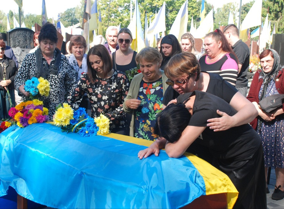 Шостка попрощалася із захисником Олегом Мирошниченком