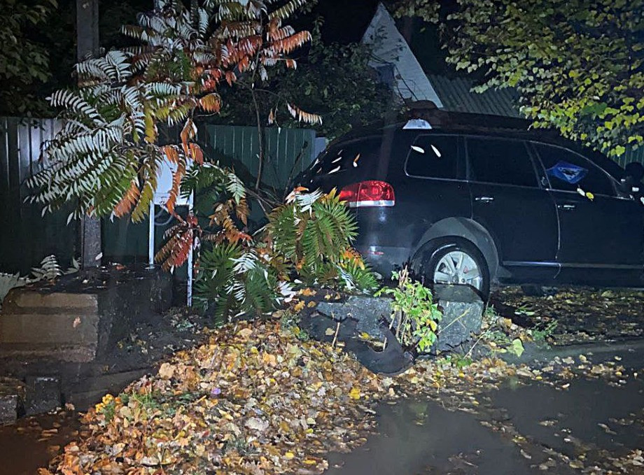 У Сумах 20-річний п'яний водій без прав в'їхав в електрощит