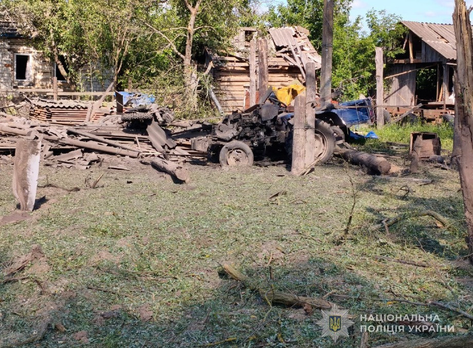 Поліція Сумщини документує наслідки ворожих атак: є загиблий та постраждала