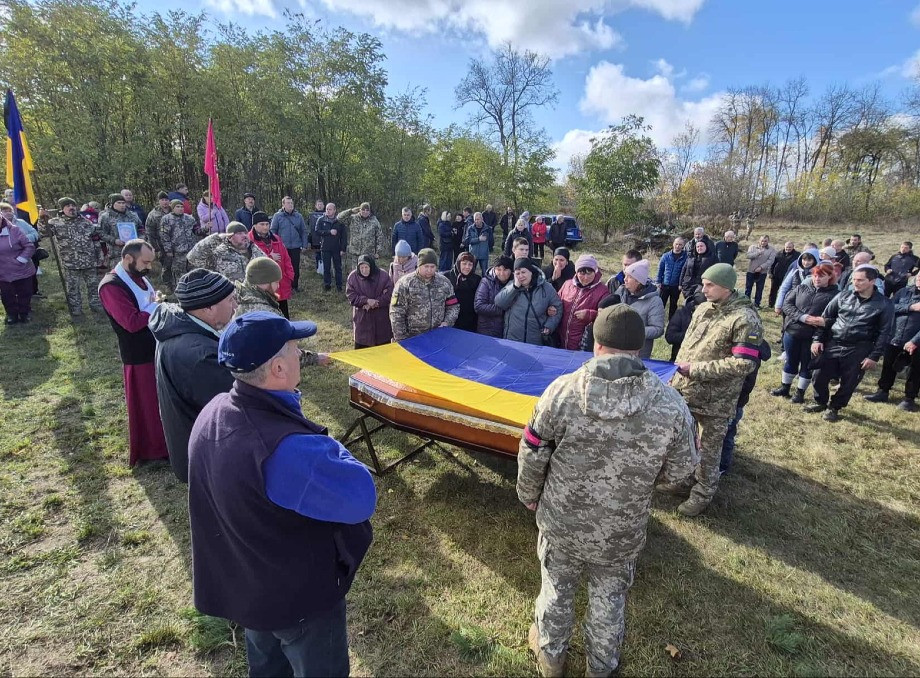 На Лебединщині попрощалися із захисником Олексієм Бондаренком