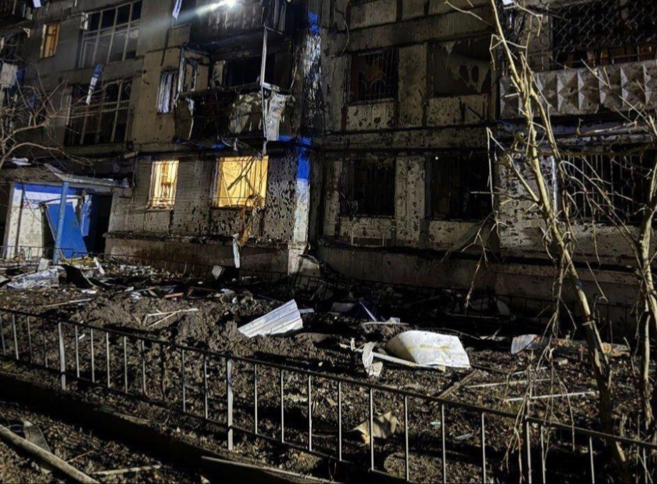 У Дніпрі внаслідок удару дрона постраждали 14 людей, серед них дитина