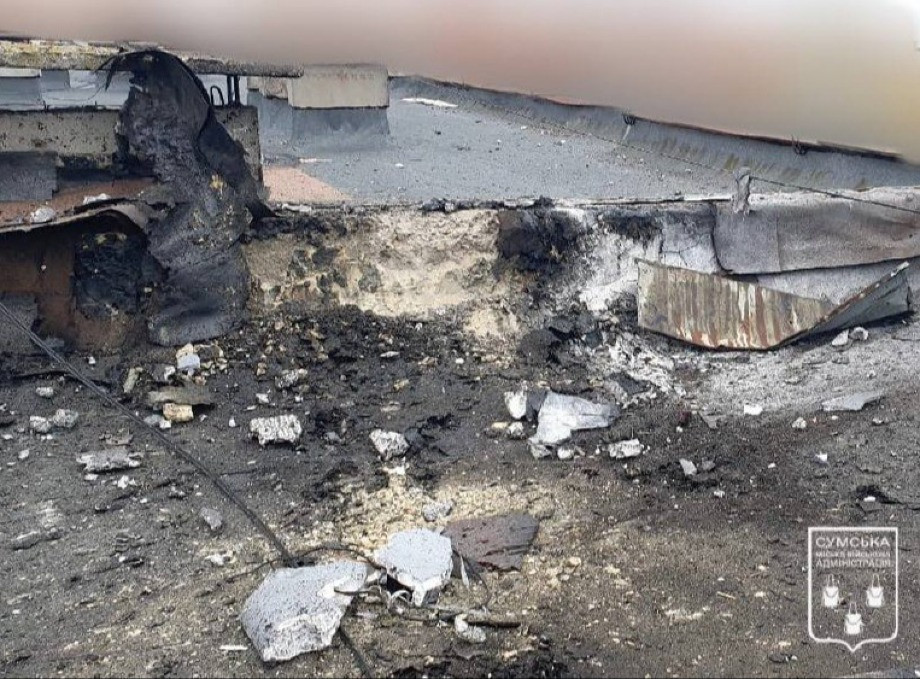 У Сумах росіяни вдарили безпілотником по житловому будинку