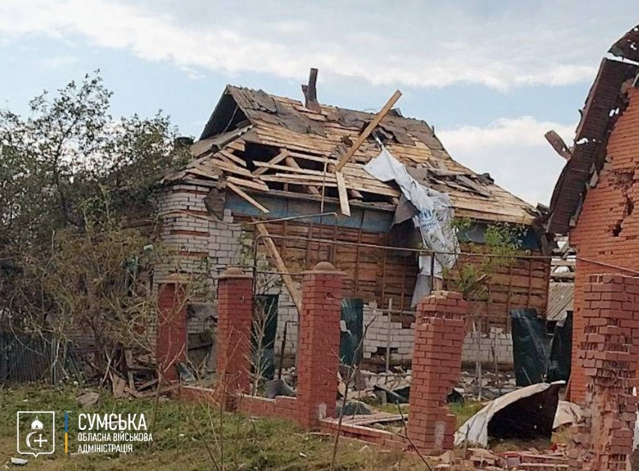росіяни вдарили трьома КАБами по Битицькому старостату на Сумщині