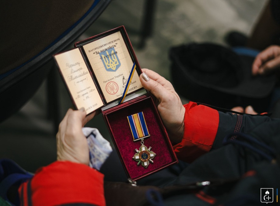 Рідним 36 полеглих захисників Сумщини вручили посмертні державні нагороди