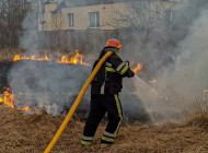 Поліція Сумщини нагадує про сувору відповідальність за спалювання сухої трави