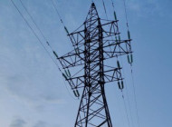 Ризиковане селфі: на Сумщині хлопця вдарило струмом на високовольтній опорі