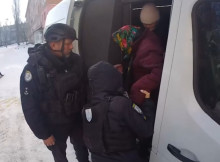 Евакуація під обстрілами: «Білі янголи» врятували 86-річну жінку на Сумщині