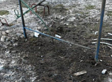 Російський безпілотник «Молнія» влучив у дитячий майданчик у Сумах