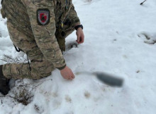 Загроза поблизу автошляху: фахівці знешкодили російський снаряд у населеному пункті