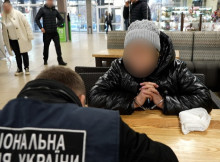 Сумська поліція завершила розслідування щодо жінки, яка налагодила схему втечі призовників за кордон