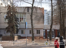 Наслідки масованого удару по Сумах: пошкоджено адмінбудівлі та десятки авто