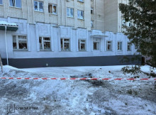 Подвійна атака БпЛА на дитячу лікарню у Сумах: вибито десятки вікон