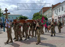 Суми попрощалися з Героєм-захисником Миколою Андросовим