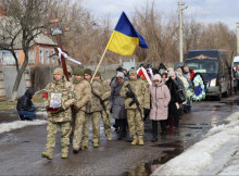 У Тростянці в останню путь провели прикордонника Віталія Клімова