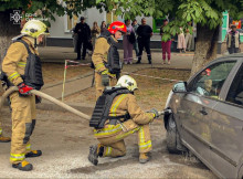 У Ромнах рятувальники оперативно загасили палаючий автомобіль