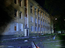 У Шостці через ворожу атаку пошкоджено мерію та шість житлових будинків: є постраждалі