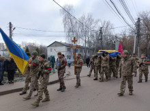 У Сумах попрощалися із загиблим захисником Андрієм Слюсаренком