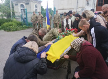 На Глухівщині провели в останню путь солдата Віталія Орлова