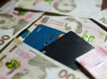 Середня зарплата в Україні у березні зросла до 30,4 тис. грн