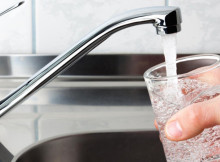 Аварійне відключення води на вулицях Героїв Крут та Збройних Сил України