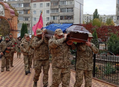 У Сумах попрощалися із захисником Сергієм Супруном із Токарів