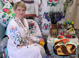 «Надихає кожна пасочка» – як жителька Путивля створює великодню випічку