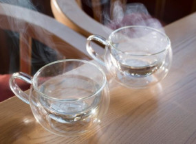 Магія склянки води: чому тепла вода натщесерце є ключем до здоров'я