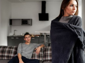 Кохання згасає непомітно: 11 ознак того, що чоловік емоційно охолов до партнерки