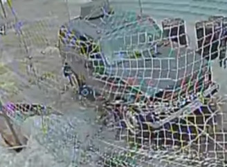 Прикордонники на Сумському напрямку FPV-дронами нищать ворожу техніку (відео)