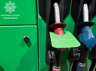 Підліток за кермом ВАЗа вирвав заправний пістолет на АЗС і втік