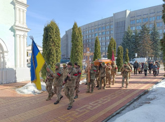У Сумах провели в останню путь захисника Сергія Гречихіна