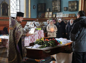 У Тростянецькій громаді попрощалися із загиблим захисником Володимиром Сєрокуровим