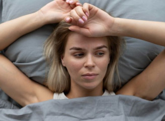 Ці 5 щоденних звичок призводять до безсоння: перевірте себе