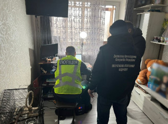 На Лебединщині викрили схему фіктивного бронювання чоловіків для виїзду за кордон