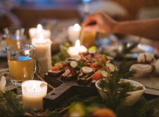 Новорічний кошик - скільки коштуватиме святковий стіл для сум’ян