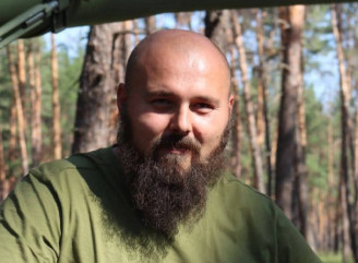 Рідні загиблого офіцера Артема Князєва просять підтримати петицію про присвоєння звання Героя України