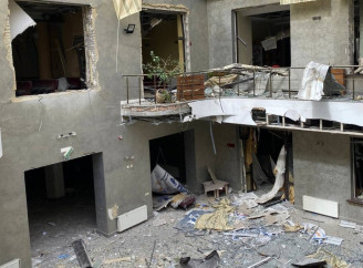 Сцена, якої більше немає - як театр «Нянькіни» переживає наслідки ракетного удару по Сумах