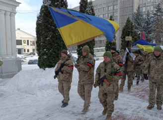 Останній шлях Героїв: у Сумах провели в останню дорогу двох захисників України