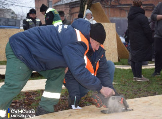 Наслідки нічних ударів по Сумах: пошкоджено 8 будівель та понад 400 вікон