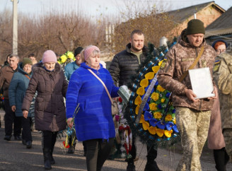 Охтирка попрощалася із загиблим солдатом Віталієм Жданом