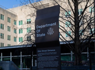 США можуть закрити десятки посольств по всьому світу