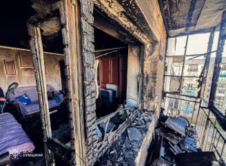 У Шостці вогнеборці ліквідували пожежу на балконах дев’ятиповерхівки
