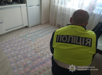 Наркобізнес із мільйонними оборотами: поліція Сум затримала групу ділків, які збували товар через Telegram