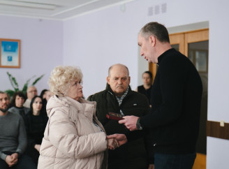 Ордени за мужність: на Конотопщині вручили посмертні нагороди сім’ям загиблих воїнів