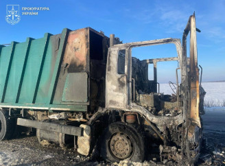 Окупанти атакували автомобіль комунальників у Сумському районі: троє поранених